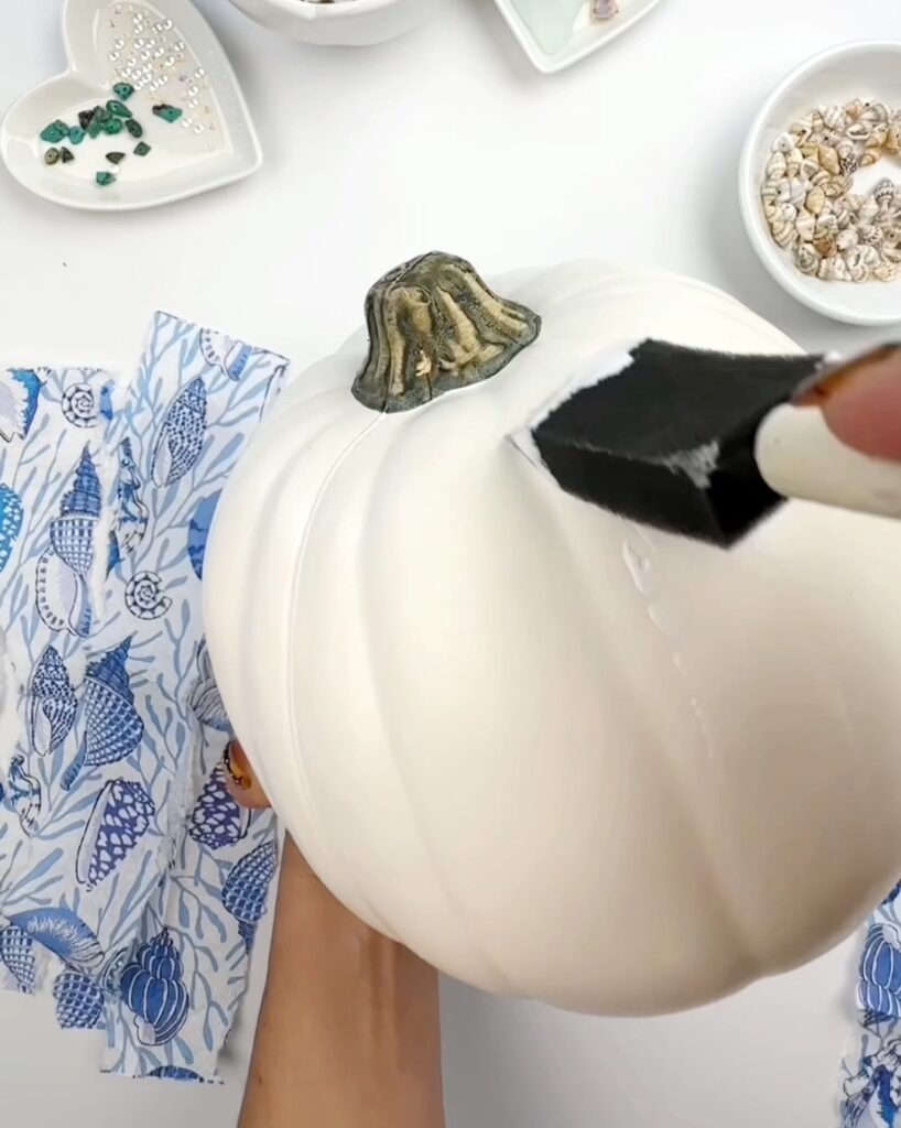 adding mod dodge to pumpkin before decoupaging